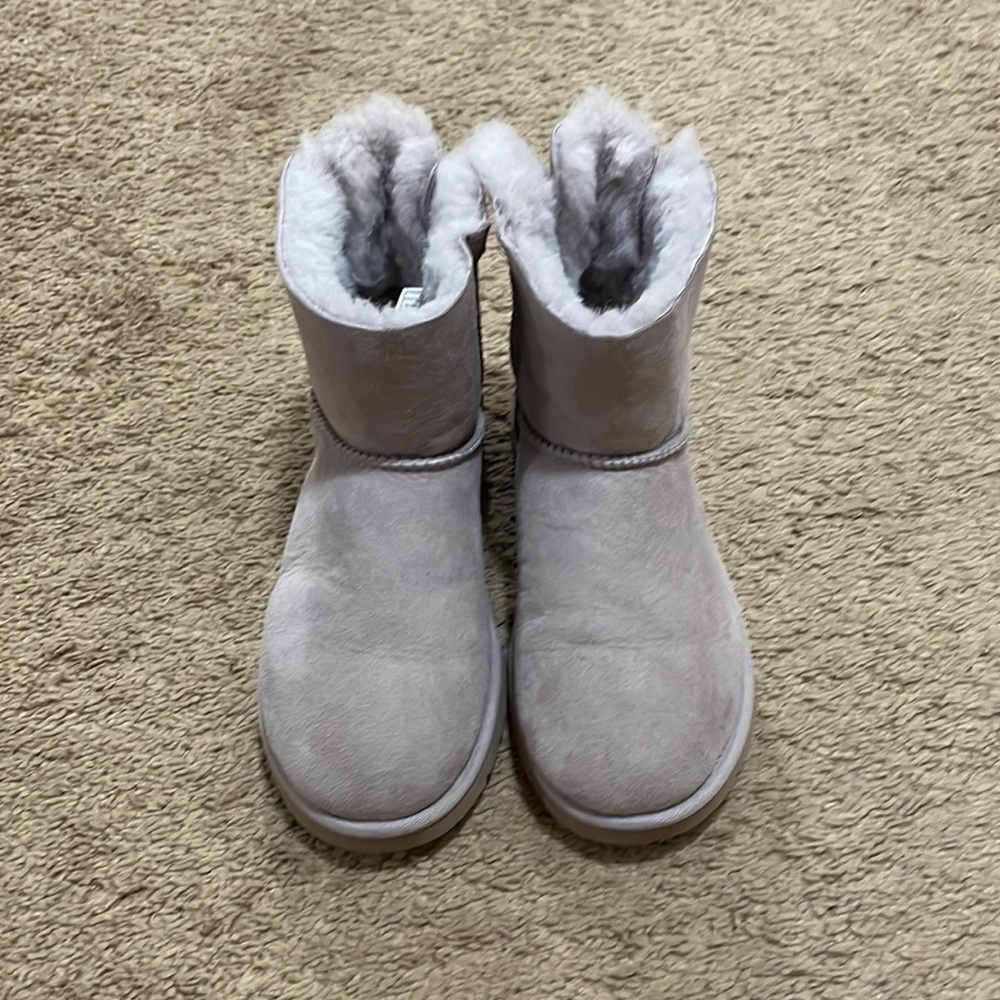 UGGs mini Bailey bow.